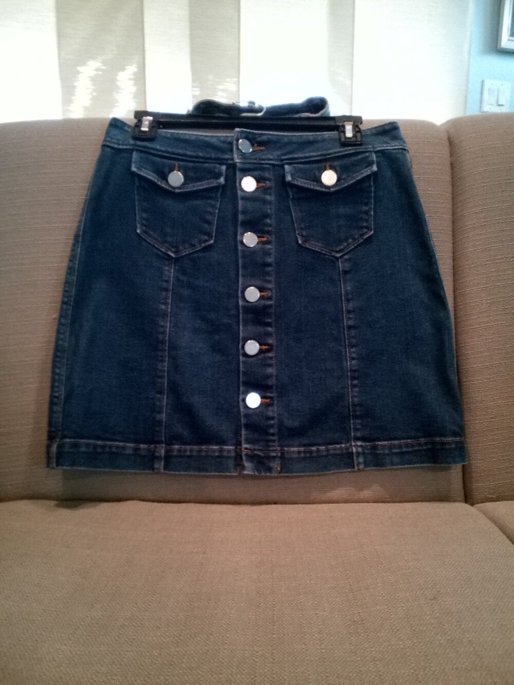 (426) Loft Jean skirt, button front size 6 - Picture 1 of 2
